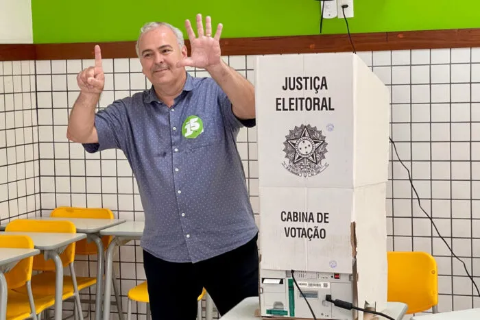 Júlio Delgado é o último candidato à prefeitura a votar nas eleições municipais de Juiz de Fora