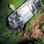 Carro bate em poste na Cidade Alta deixa e dois feridos