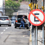 Embarque e desembarque: paradas são realizadas onde estacionamento está proibido em Juiz de Fora